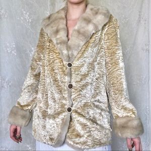 true vintage fur lined cream velvet coat ⭐️